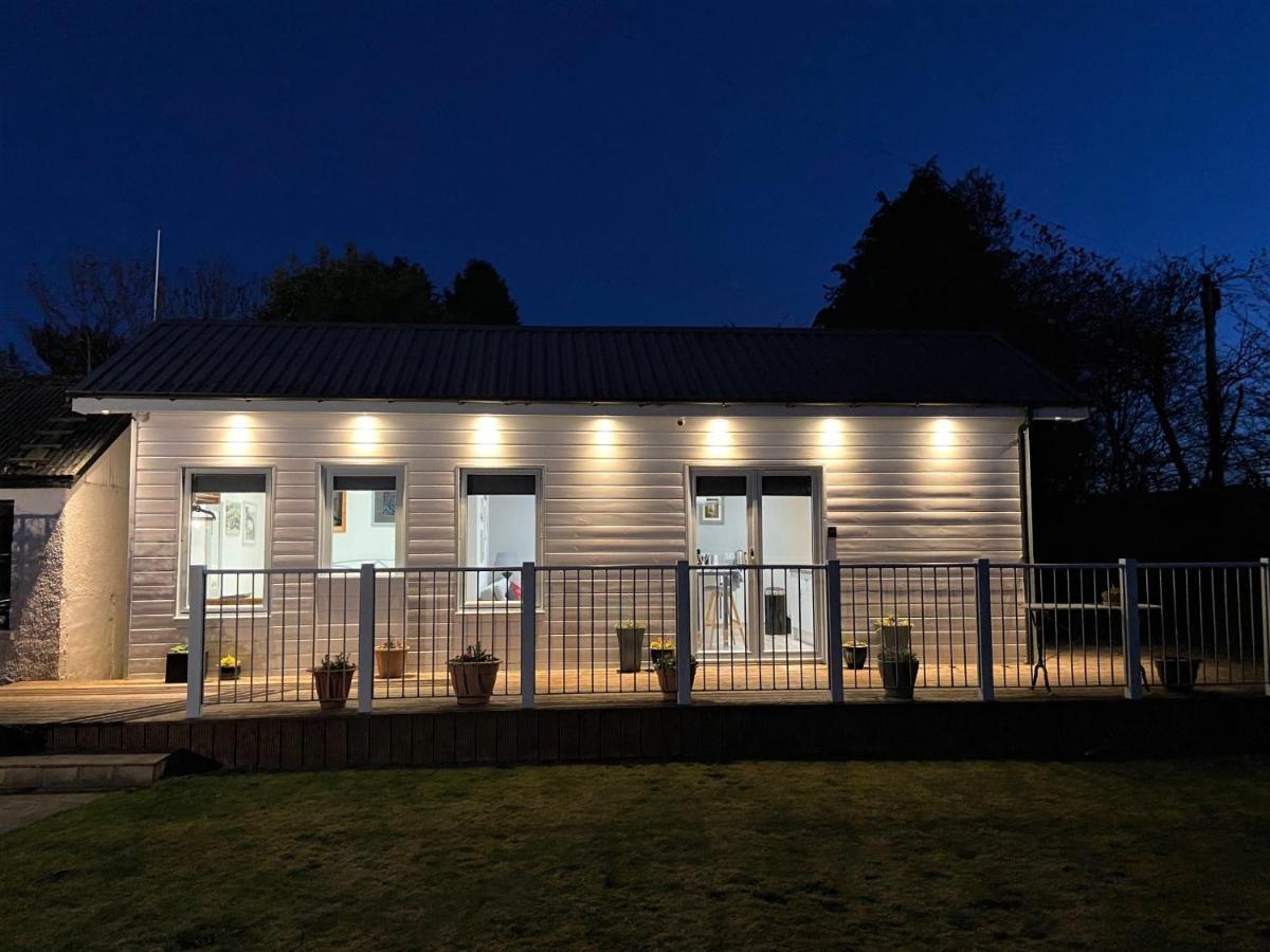 Chalet On The Green - Self Contained With Parking. Inshes Exterior photo